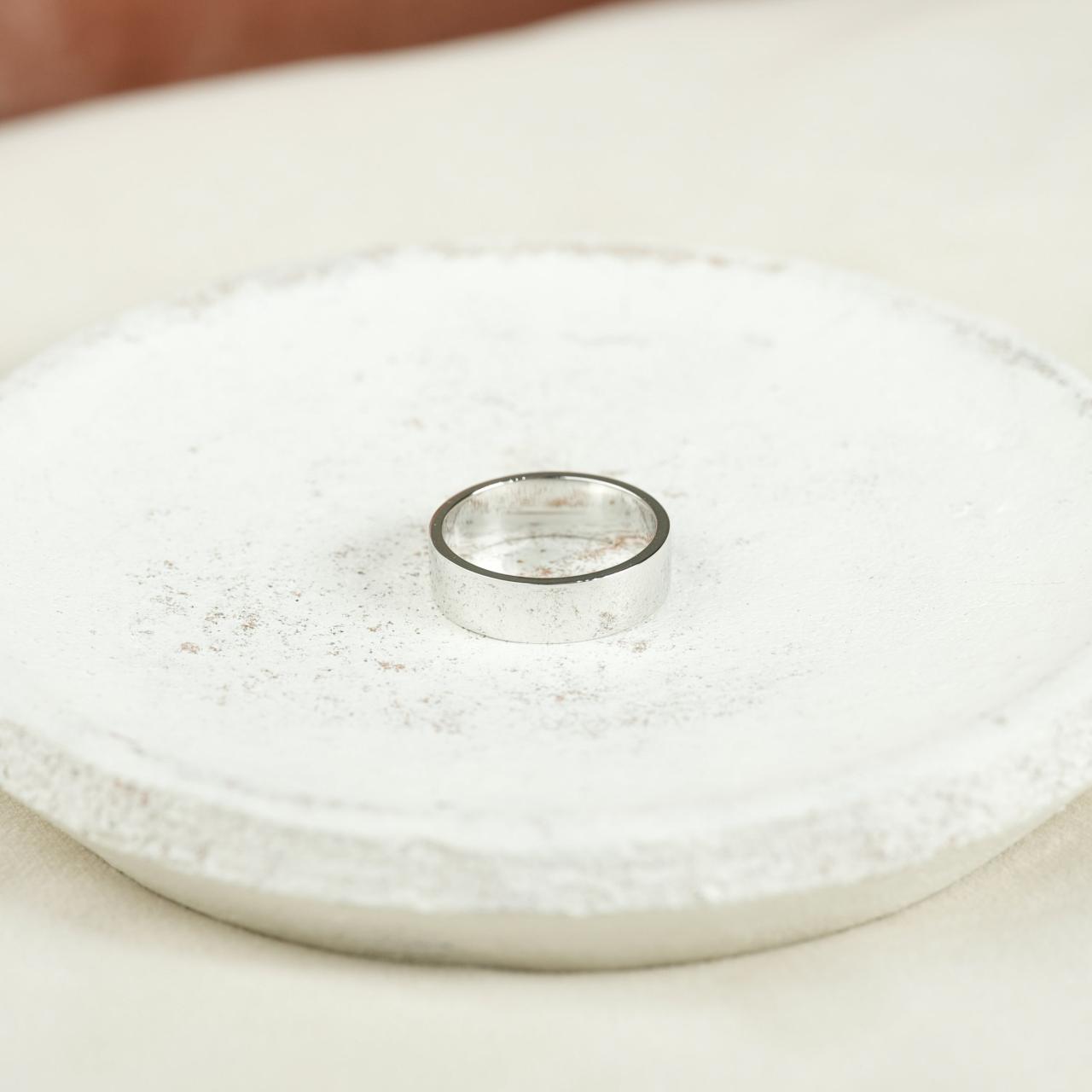 Shop the ring desktop image